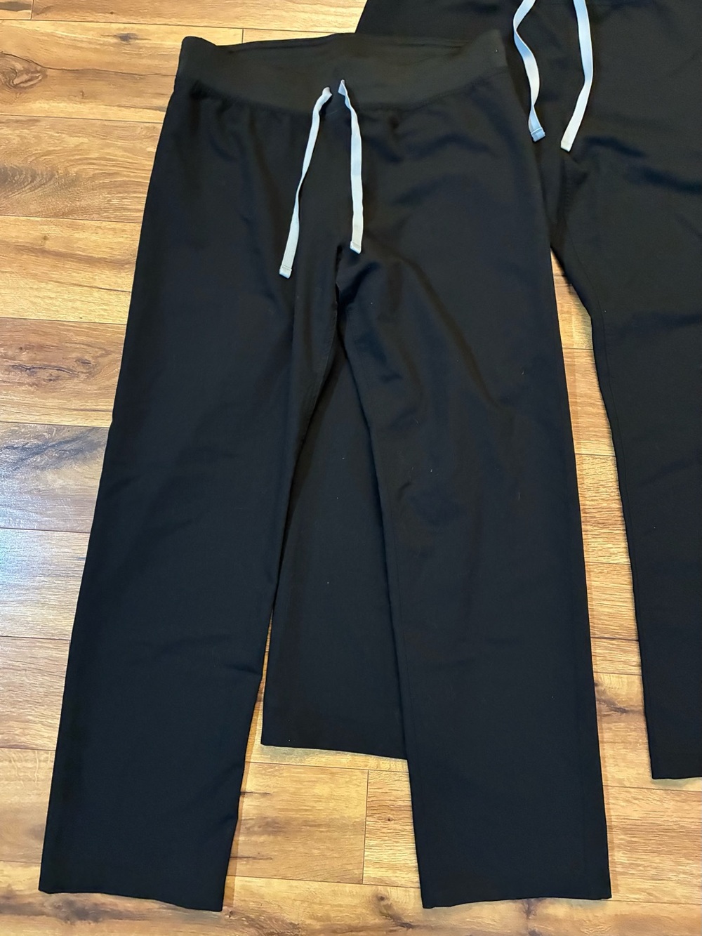 Figs Women’s Medium Black Scrubs Medical Pants Lot Of 2 - Picture 3 of 10